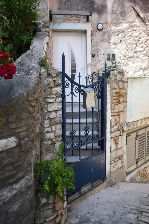 Modern Stairs Apartment Rovinj 0*,